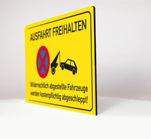 Laden Sie das Bild in den Galerie-Viewer, Ausfahrt Freihalten - Schild - gelb - 4 mm Alu Verbundplatte
