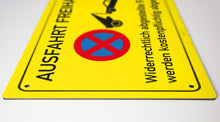 Laden Sie das Bild in den Galerie-Viewer, Ausfahrt Freihalten - Schild - gelb - 4 mm Alu Verbundplatte
