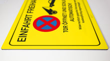 Laden Sie das Bild in den Galerie-Viewer, Einfahrt freihalten - Automatik Tor - Schild - Gelb - 4 mm Alu Verbundplatte