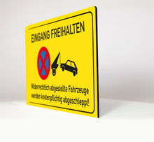 Laden Sie das Bild in den Galerie-Viewer, Eingang freihalten - Schild - gelb - 4 mm Alu Verbundplatte