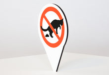 Laden Sie das Bild in den Galerie-Viewer, Schild - Kein Katzenklo - Rund m. Einsteckspitze 15 x 11 cm – Alu Verbundplatte 4 mm